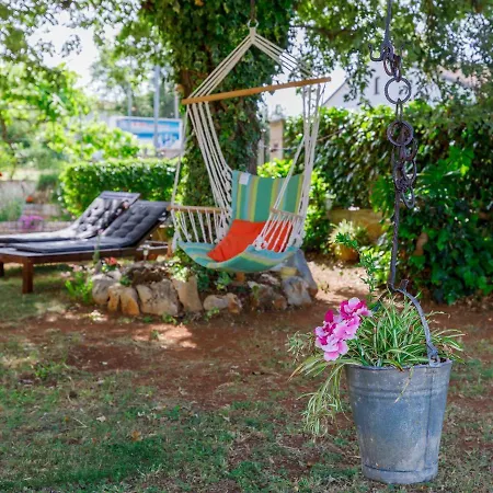 Lili-1 By Interhome Daire